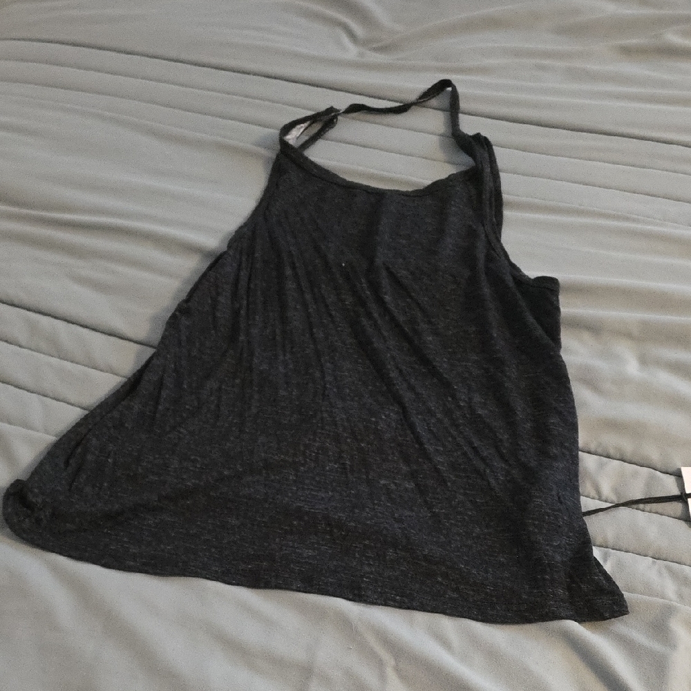 Black Sleeveless Tank Top with Classic Neckline